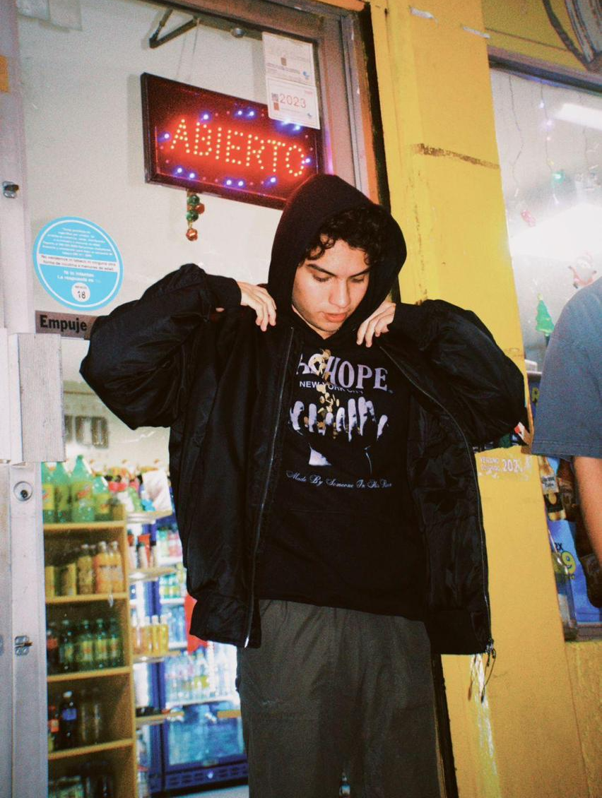 Hoodie Trashope en la tienda